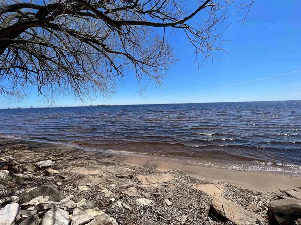 307 W Bay Shore St, Marinette, WI 54143