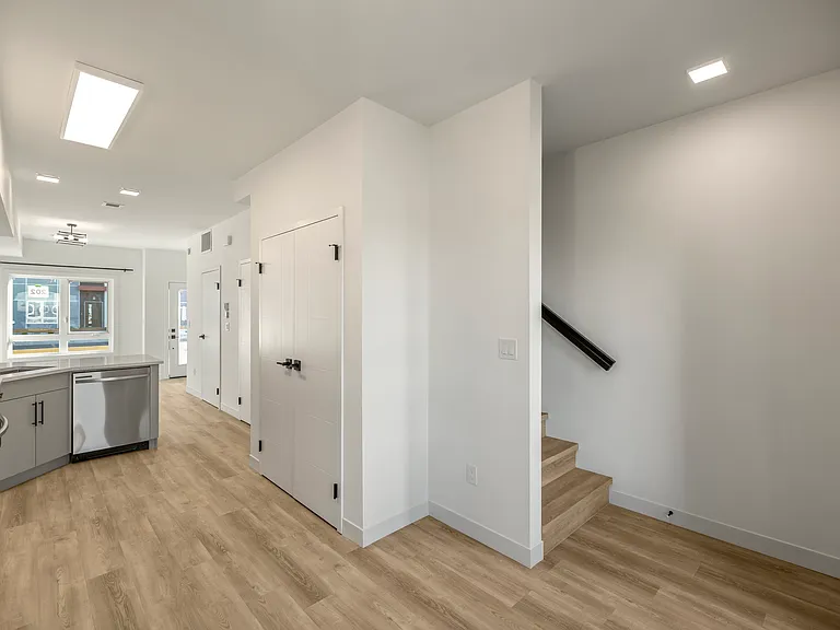 11 Merkel Manza Blvd — Photo 36