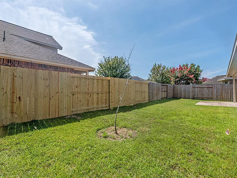 119 Emerald Loch Ln — Photo 40