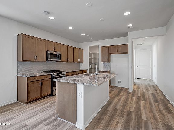 4th image of 1476 W Macaw Drive