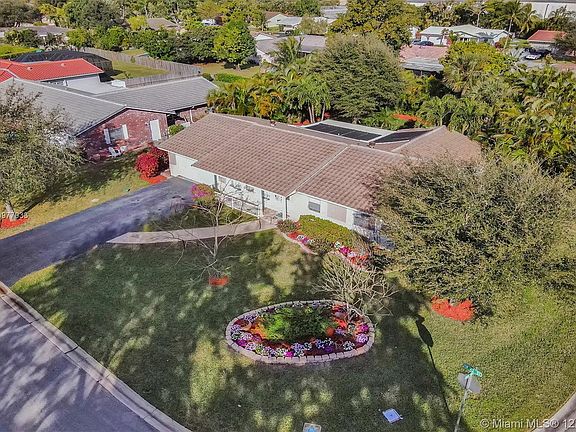 4th image of 10315 NW 43rd St