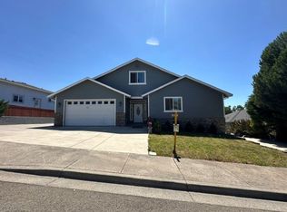 7175 Vista Ridge Dr, Brookings, OR 97415