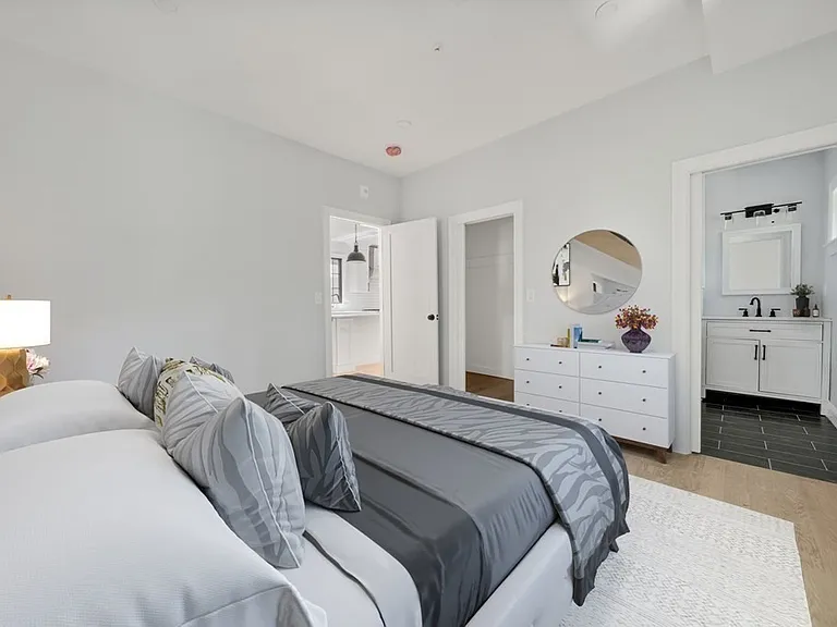 82 Rossmore Rd #2 — Photo 6