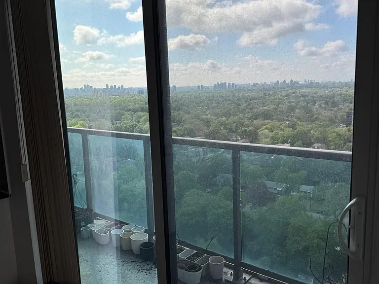 7165 Yonge St #2109 — Photo 8