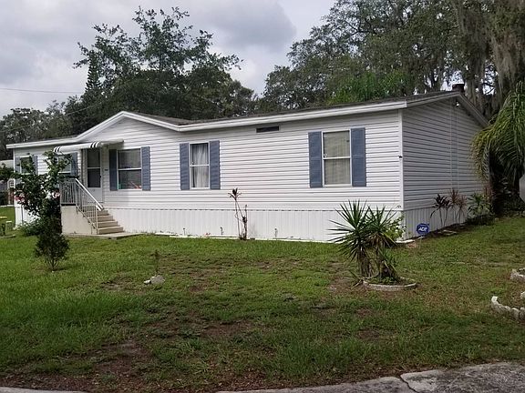 3rd image of 10715 Dakota Oaks Dr