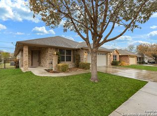 612 Royal Sage Dr, Seguin, TX 78155