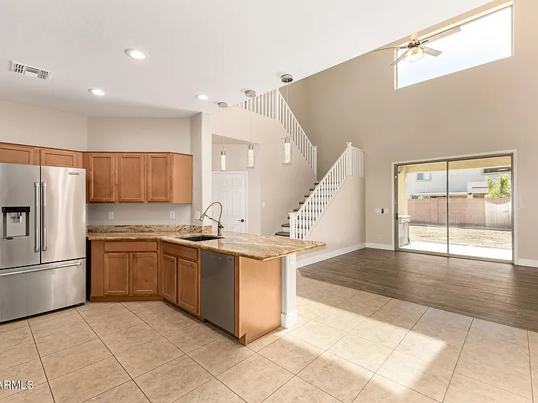 10625 E Knowles Ave — Photo 12