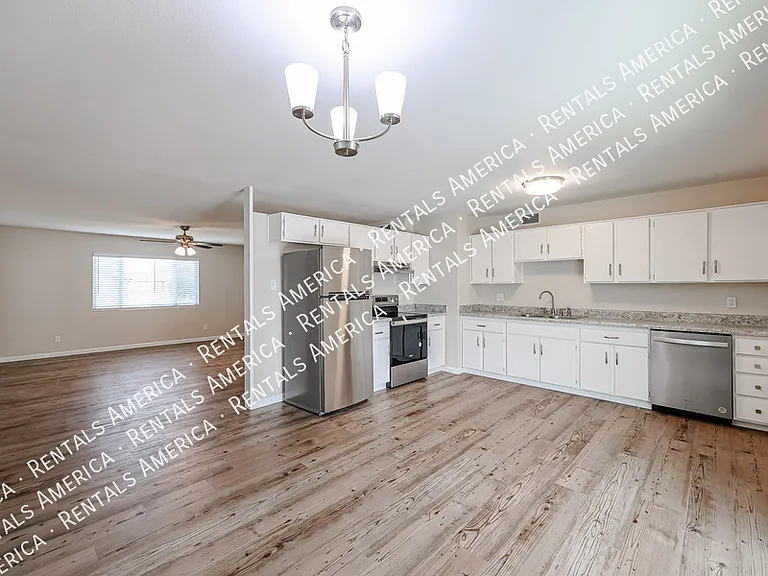 13861 N 48th Ave — Photo 8