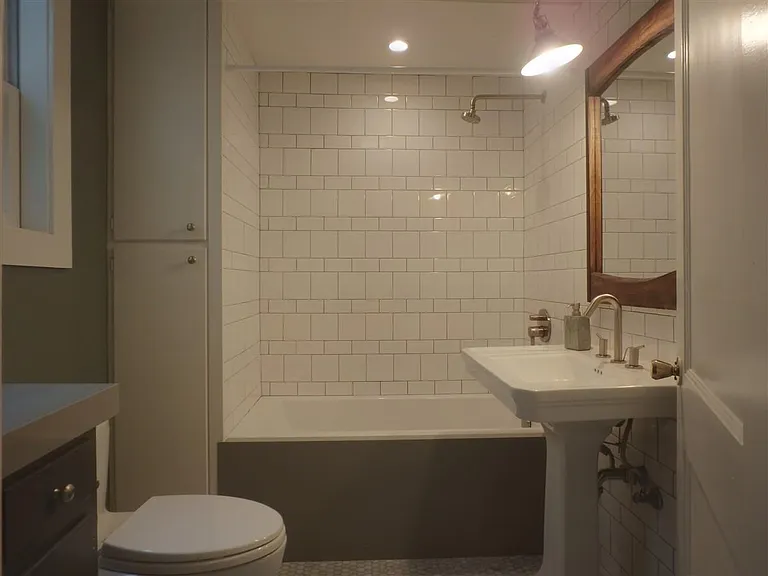 1856 Green St #5 — Photo 11