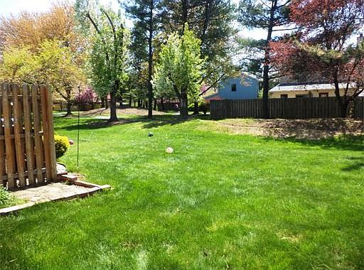 2nd image of 231 Bromley Pl