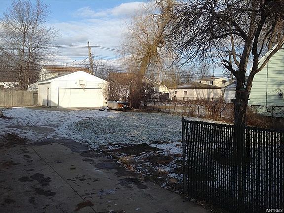 2nd image of 250 Dunlop Ave
