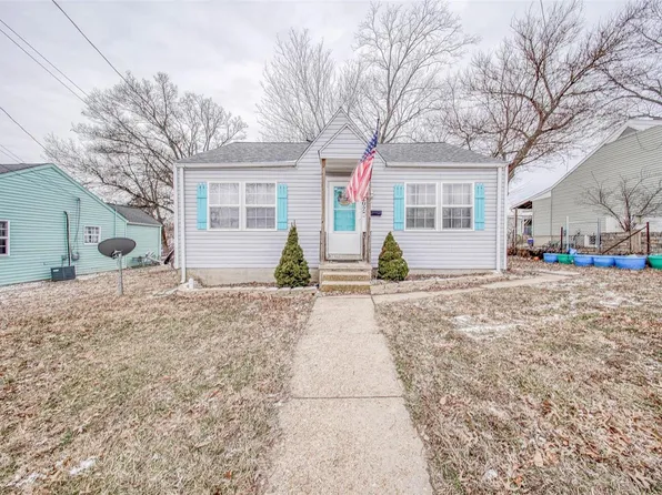 202 S Cedar St, Rolla, MO 65401