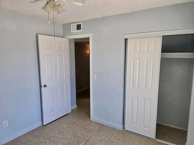 2685 S 17th Ave — Photo 12