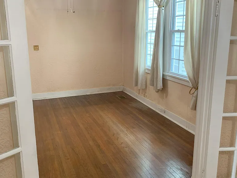 1801 Short St — Photo 3