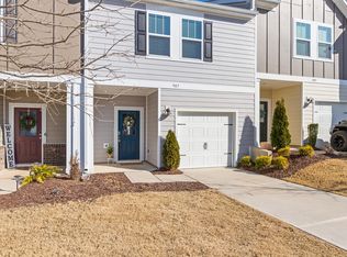 907 Field Ivy Dr, Fuquay Varina, NC 27526