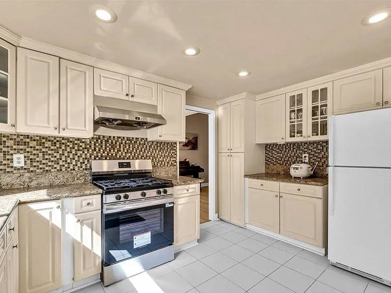 1625 S Grenoble Ave — Photo 9