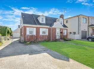 179 Evelyn Rd, Mineola, NY 11501