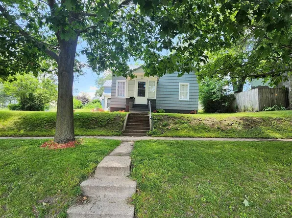 433 N 1st St, Oskaloosa, IA 52577