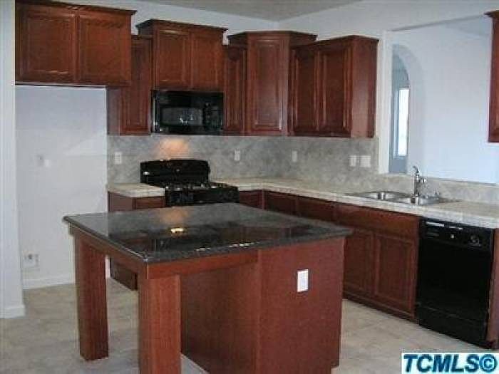 2nd image of 2874 Hoyt Ave