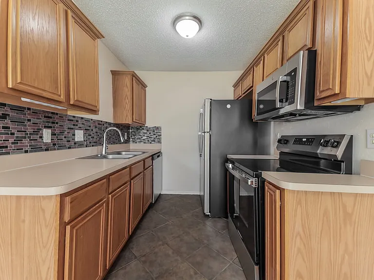 1217 Brittany Way — Photo 7