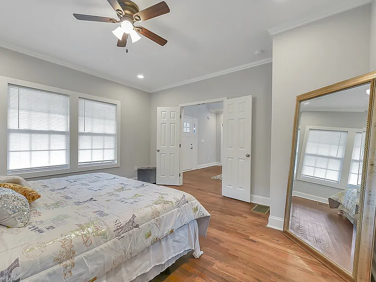 1378 Lakewood Ave SE — Photo 22