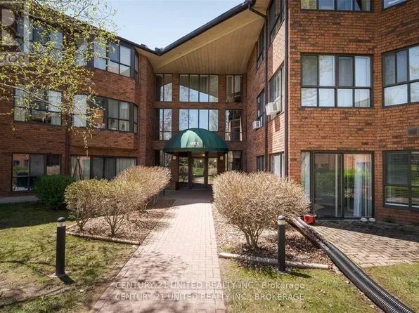 921 Armour Rd #114, Peterborough, ON K9H 7K5