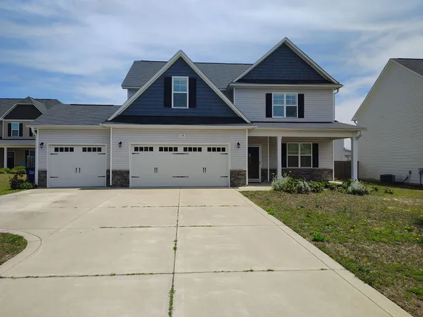 128 Welborn St, Raeford, NC 28376