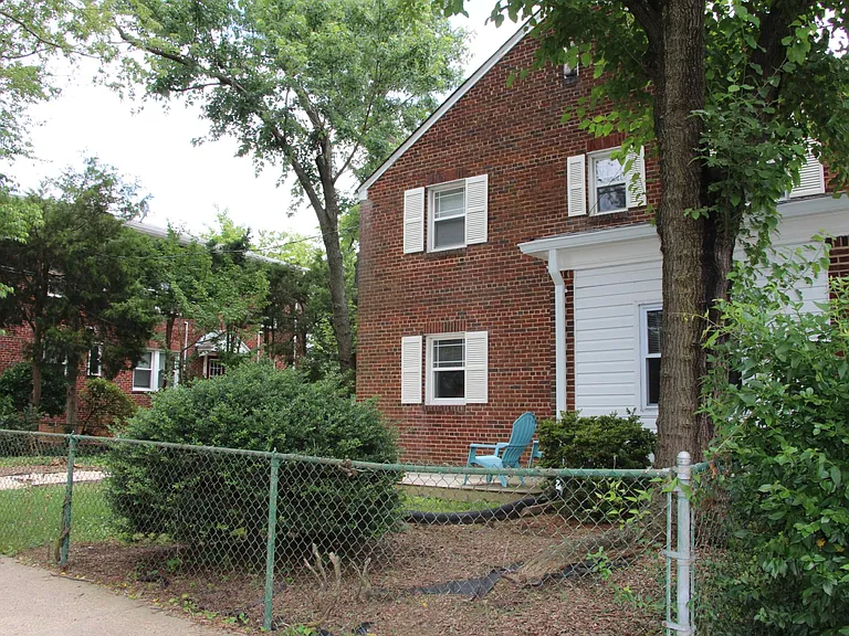 631 N Oakland St — Photo 18