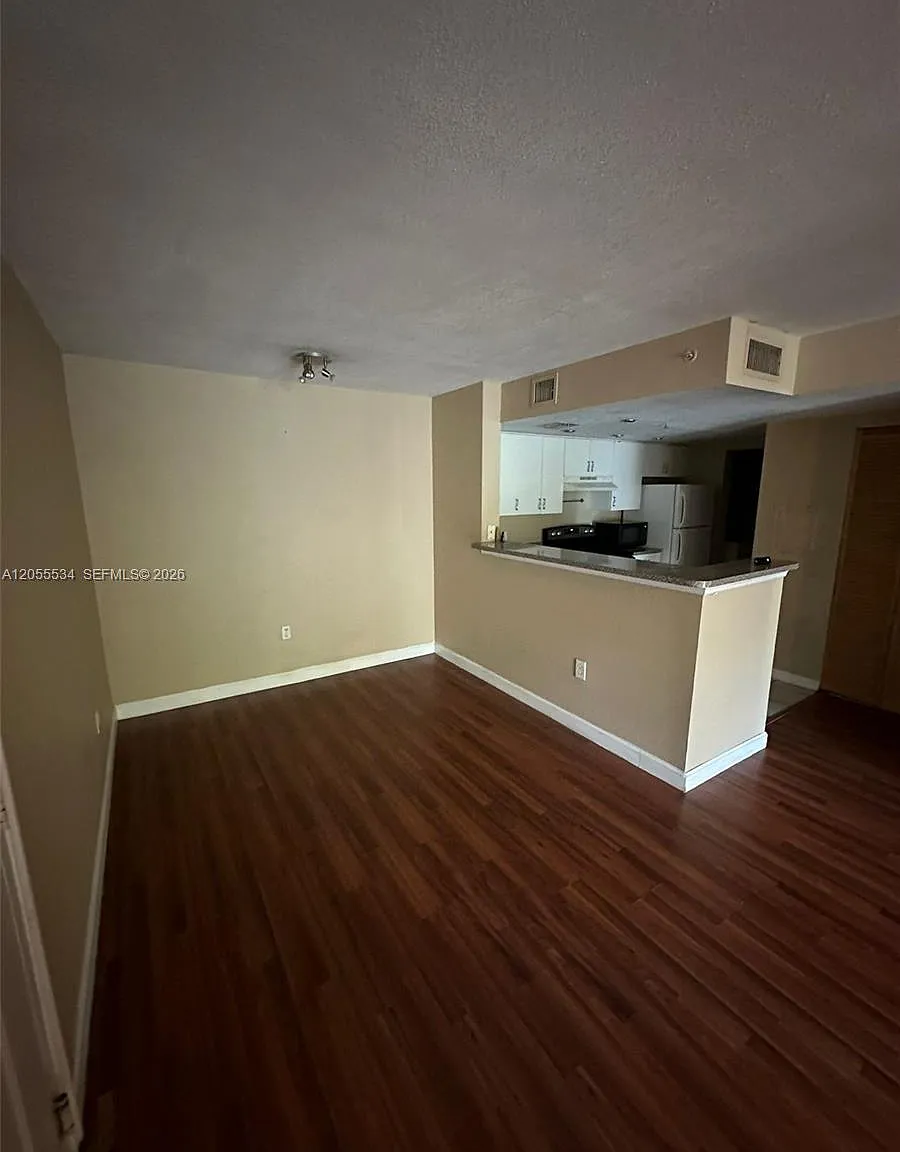 Evergreen Lakes Condo — Photo 4