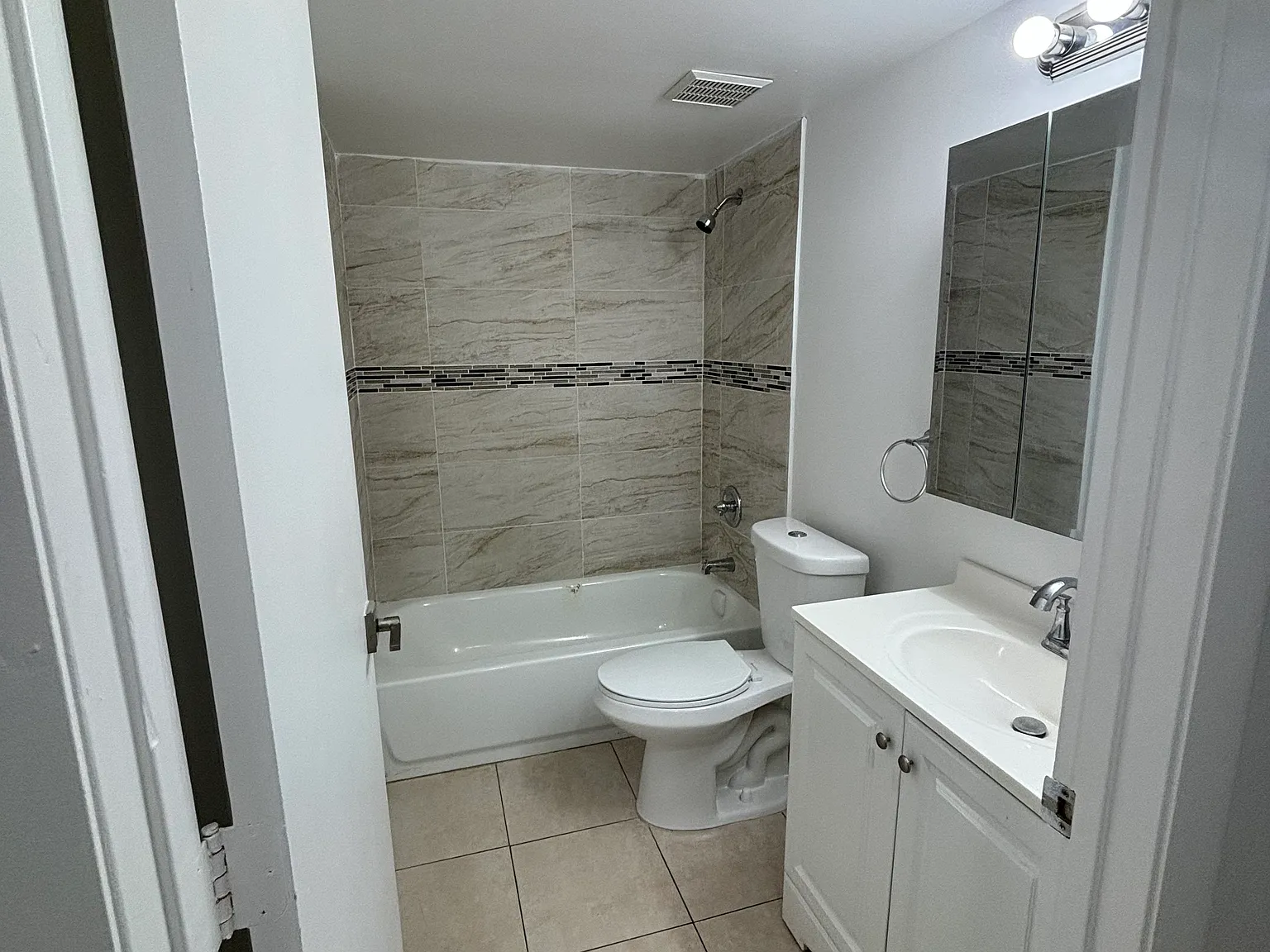 14930 SW 82nd Ter — Photo 2