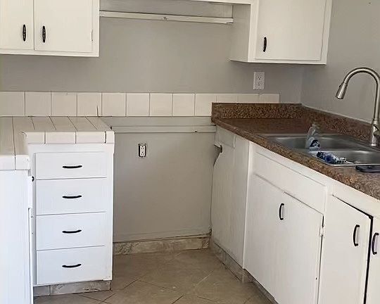 2nd image of 820 W Cedar Ct APT B