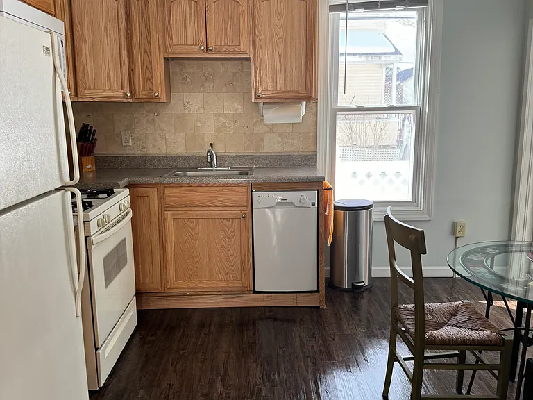 59 Van Dam St #1 — Photo 12