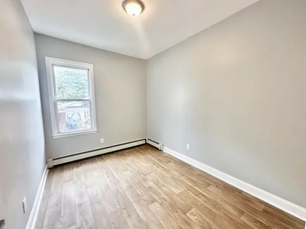 130 Grant Avenue image 6 of 18