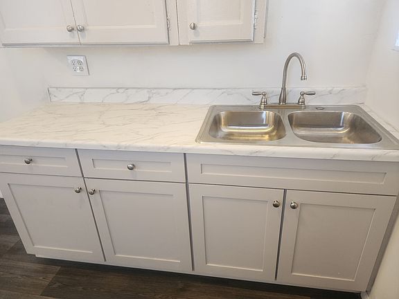 5th image of 932 W 71st St #932