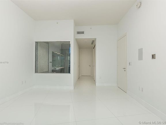 4th image of 200 Biscayne Boulevard Way APT 5208