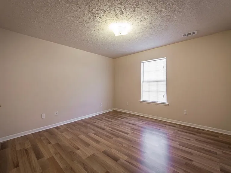 541 Morrison St — Photo 7