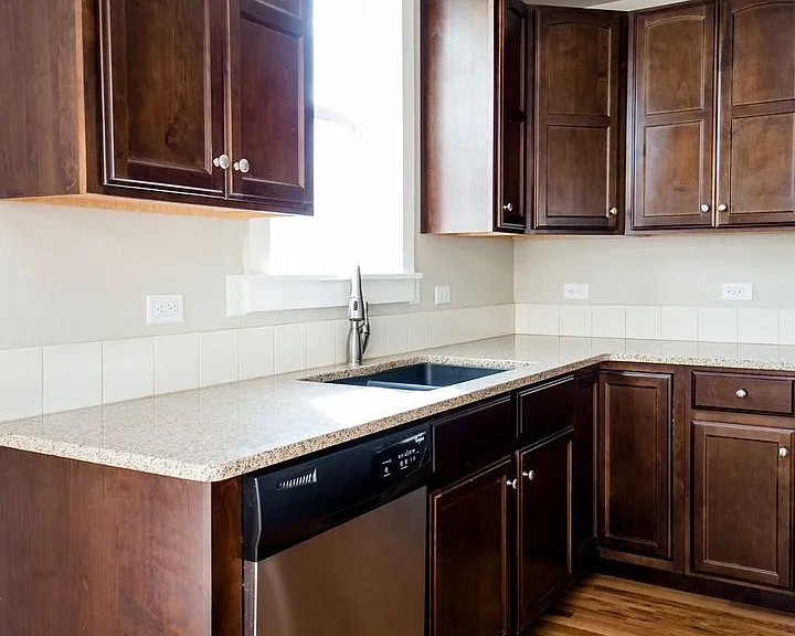 532 Walhalla Ct — Photo 6