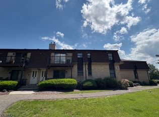 904 Yorkshire Dr, Flemington, NJ 08822