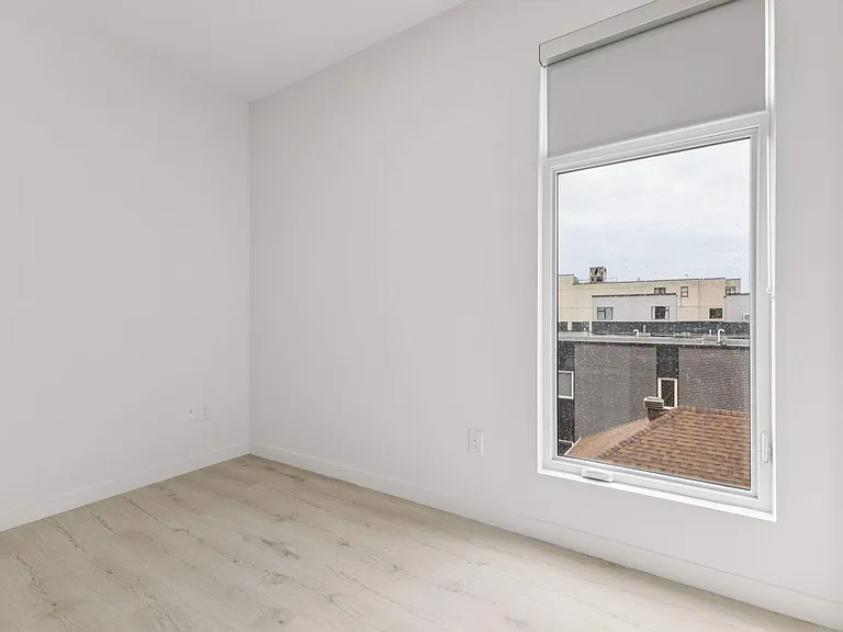 26 McArthur Ave — Photo 13
