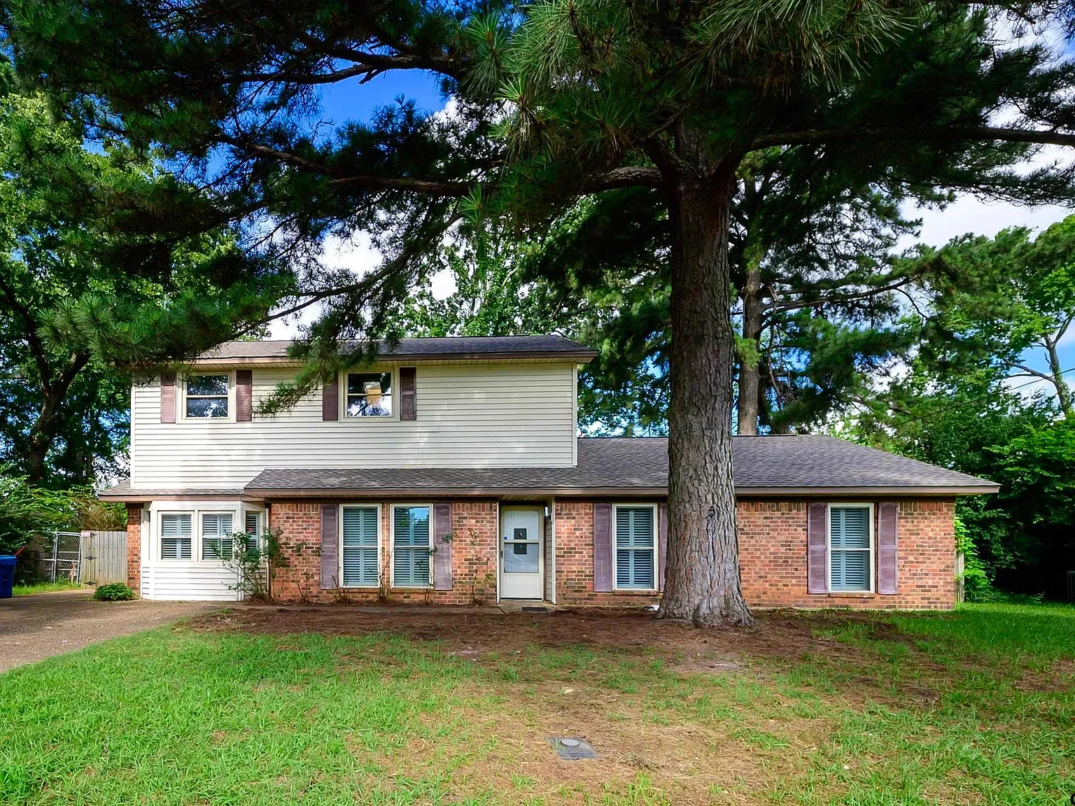 4 bed, 3.0 bath, 2457 sqft, $2,500 — Photo 1