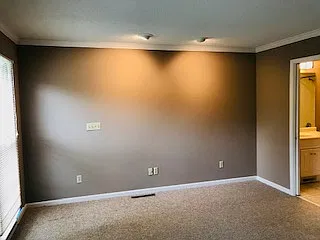 4 bed, 2.5 bath, 1958 sqft, $2,400 — Photo 3