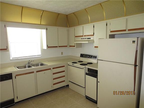 3rd image of 1205 S Lakes End Dr APT D1