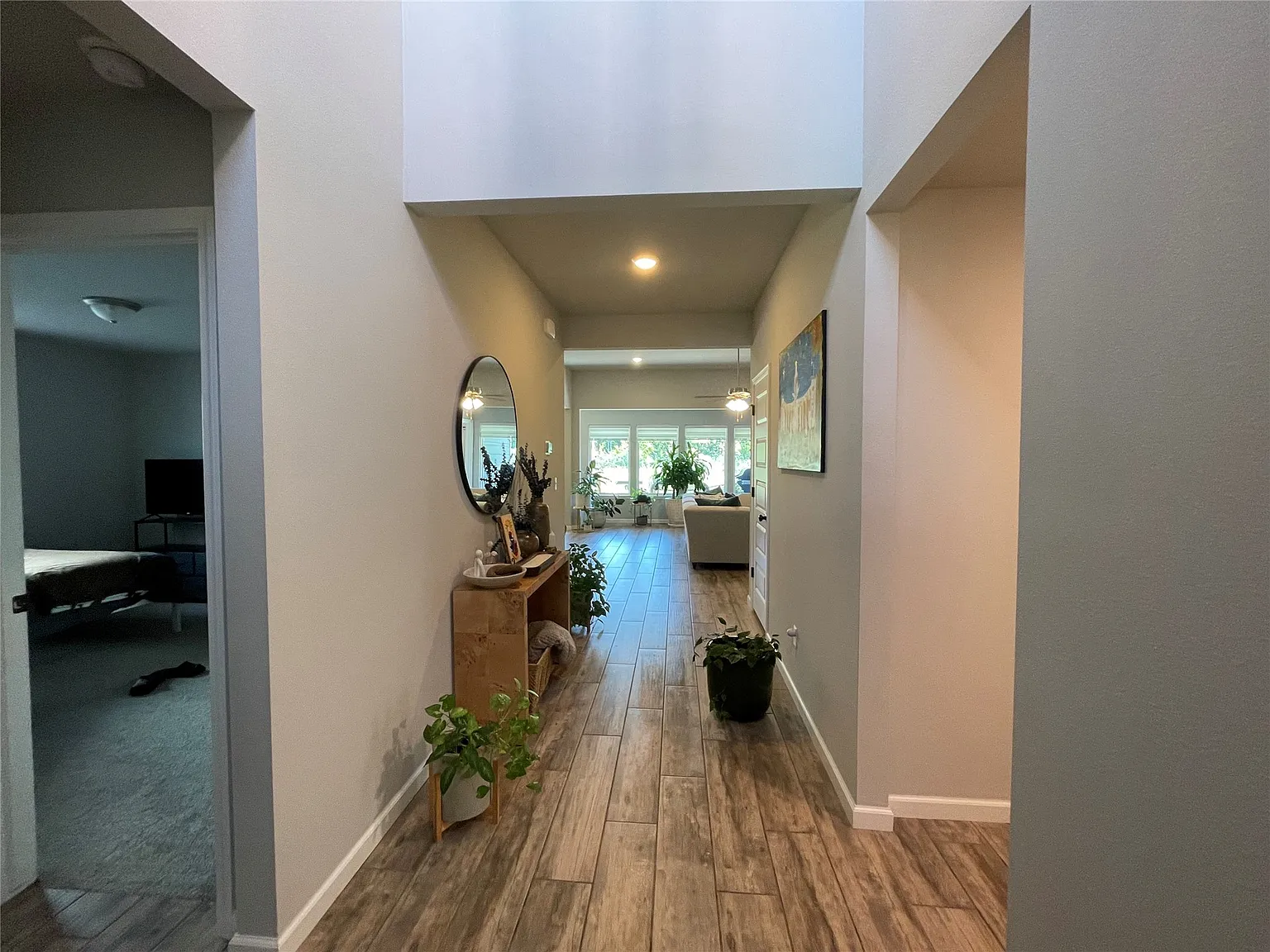 4 bed, 2.0 bath, 1940 sqft, $2,600 — Photo 4