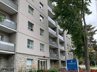 50 East St #205, Oakville, ON L6L 3K4