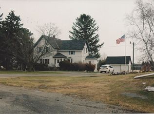 W3763 Evergreen Rd, Fredonia, WI 53021