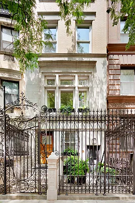 Sold by Compass | media 2