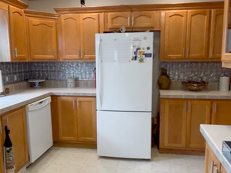 928 Jeremy St — Photo 10