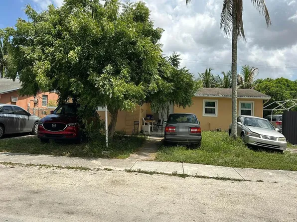 1360 NW 197th St, Miami Gardens, FL 33169