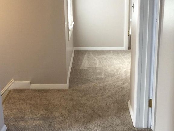 4th image of 171 Robinson St #B