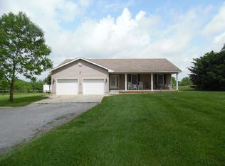 667 Thatchers Mill Rd, Paris, KY 40361